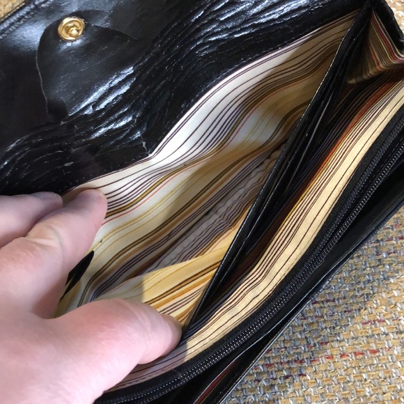 Etienne Aigner Black Calfskin Leather Silk Lining Full Size Snap Wallet Wristlet - Picture 4 of 15